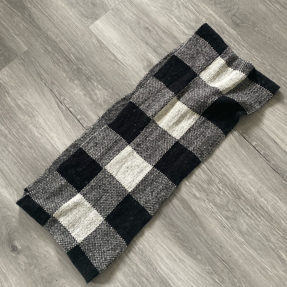 checkered endless scarf